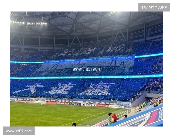 乌拉圭球迷创作126米巨幅TIFO打破南美足球历史纪录震撼全场 乌拉圭球迷创作126米巨幅TIFO打破南美足球历史纪录震撼全场